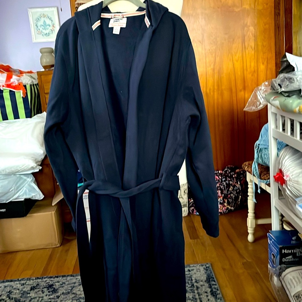 Lands End navy robe, sz 42-44 unisex